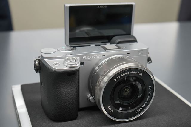 SONY α6400 ILCE-6400L パワーズームレンズキット [シルバー