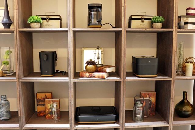 �ۈ�́g�������ȃL�b�`���Ɠd�h��̌��ł���R���Z�v�g�V���b�v�uSTAN.TABLE�v�ɍs���Ă����I