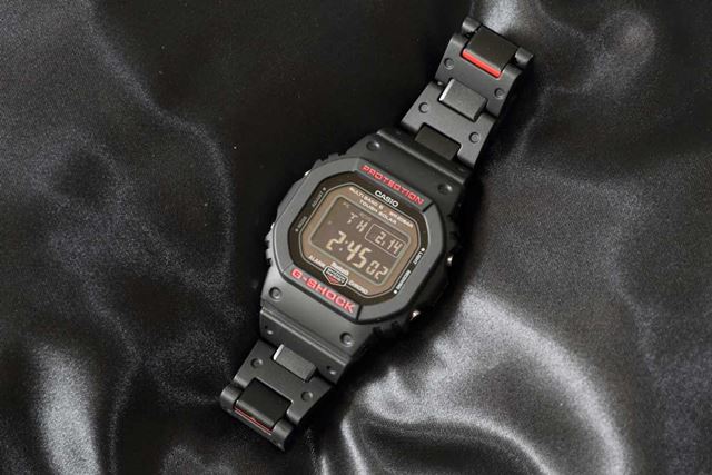 カシオ G-SHOCK GW-B5600HR-1JF 価格比較 - 価格.com