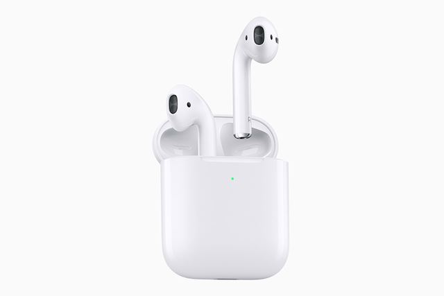 Apple AirPods with Wireless Charging Case 第2世代 MRXJ2J/A