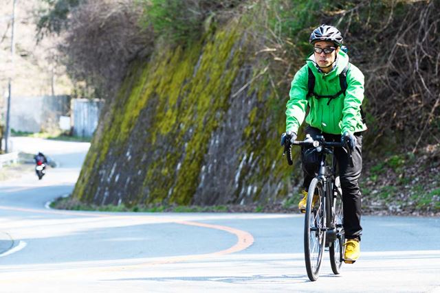 �����ܗւ̃��[�h���[�X�R�[�X�����}�n��e-Bike�uYPJ-ER�v�ő����Ă݂��I