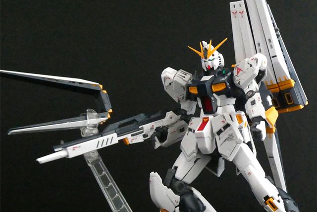 【組み立て済み完成品】 RG 1/144 νガンダム BANDAI RG 1/144 νガンダム 価格比較 - 価格.com