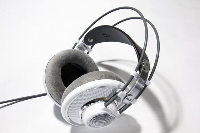 AKG アーカーゲー　K701-Y3 (オープンエアー型) ヘッドホン　新品 AKG K701-Y3(オープンエアー型ヘッドフォン・開放型)(国内正規