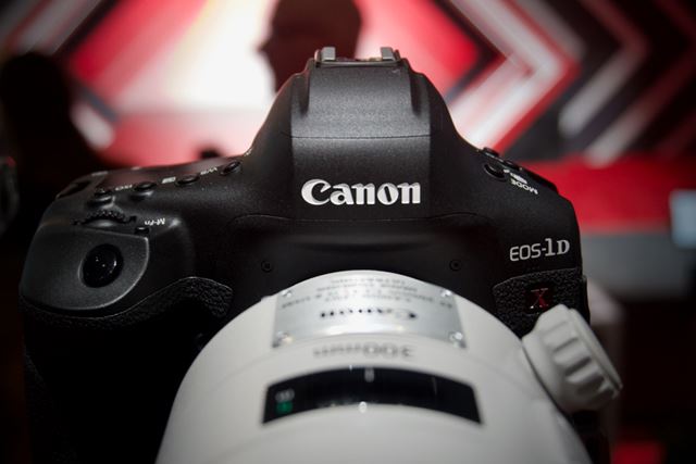 ダーマ )Canon EOS-1DX デジタル一眼レフカメラ 憧れの「Canon EOS-1D Xシリーズ」をレンタルする。 | カメラ