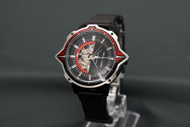 �}�N���X�̉͐X�����ē��f�U�C�������uwena wrist -kawamori Edition-�v�����ɔ��\