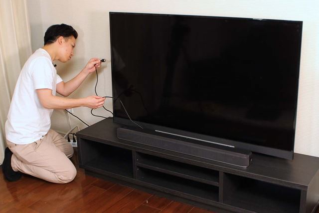 �e���r�ƃT�E���h�o�[��HDMI�ڑ�������@���|�C���g�y���S�Ҍ����������z