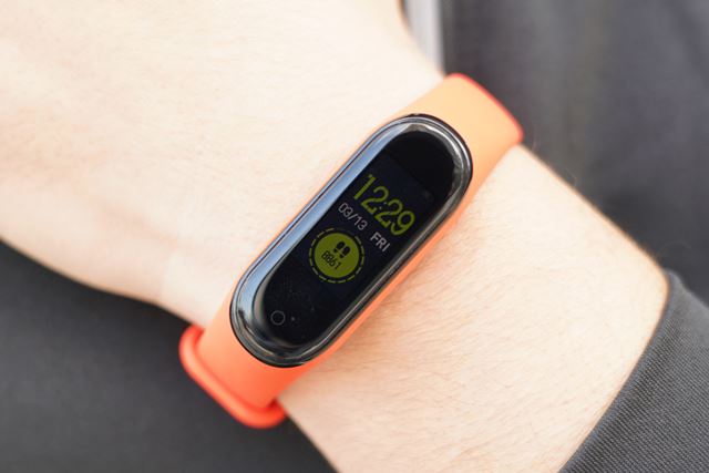 Xiaomi Miスマートバンド4 価格比較 - 価格.com
