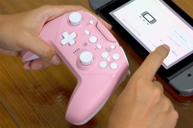 ����ŏ����A�b�v�I �w�ʃ{�^������Nintendo Switch�p�R���g���[���[���֗�