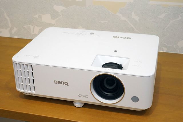 美品　BenQ DLP ゲーミングプロジェクター TH685 BenQ、応答速度8.3msの低遅延ゲーミングプロジェクター「TH685