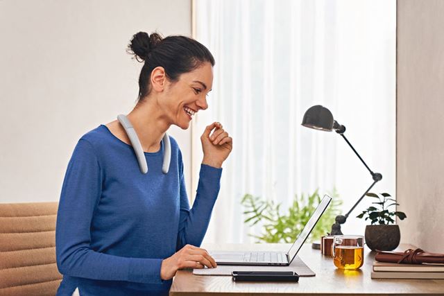 �I�����C����c�p�Ƃ��Ă����ځI �\�j�[�̎��p�I�ȃl�b�N�o���h�X�s�[�J�[�uSRS-NB10�v