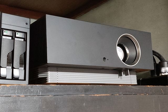 LG��4K���[�U�[�v���W�F�N�^�[�uHU810PB�v������HDR�������Ɋ����I