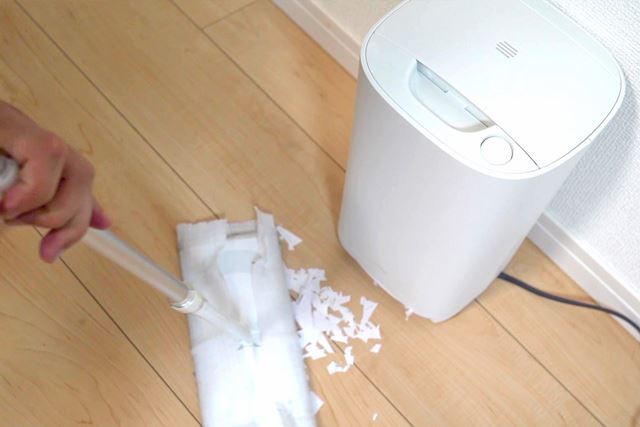 【ラスト1台】シービージャパン mlte 電動ちりとり MR-05FC ホワイト ラスト1個】シービージャパン mlte 電動ちりとり MR-05FC