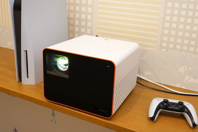 BenQ X3000i 4K LEDゲーミングプロジェクター美品 BenQ、高輝度3000ANSIルーメンの4K UHDゲーミングプロジェクター