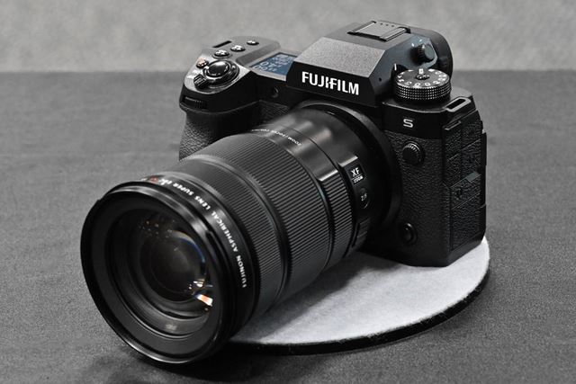 Xシリーズミラーレス最強の新フラッグシップ! 富士フイルム「X-H2S」にいち早く触ってきた