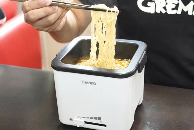 究極のズボラ家電! 袋麺を作ってそのまま食べられる「俺のラーメン鍋」を使ってみた