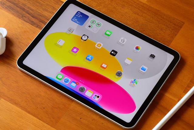 Apple iPad 10世代　64GB Amazon.com: Apple iPad (10th Generation): with A14 Bionic