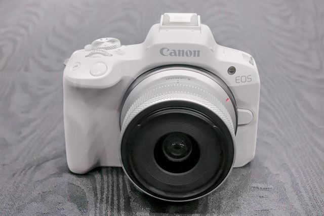 �L���m���uEOS R8�v�uEOS R50�v���\�I �y���ȎB�e���y���߂�g���^�E�y�ʁh������