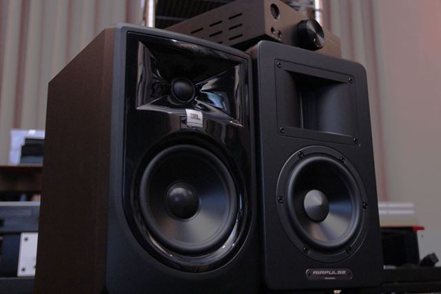 JBL 305P MkII スピーカーBehringer UMC22 XM850 JBL 305P MkII スピーカーBehringer UMC22 XM850 - メルカリ