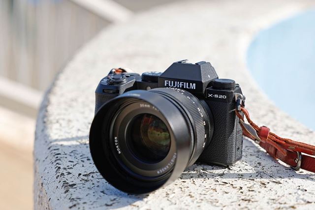 ★富士フイルム カメラ★XT20★付属品有★ FUJIFILM 富士フイルム ミラーレス X-T20 ボディ シルバー Wi-Fi