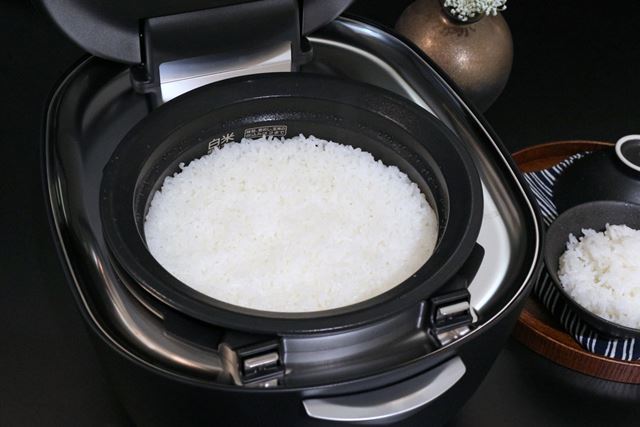 TIGER JRX-G100 WG 炊飯器 ホワイト【新品未開封】 タイガー TIGER（タイガー）JRX-G100-WG 土鍋圧力IHジャー炊飯器