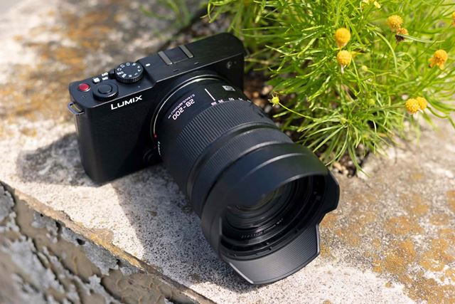 Panasonic LUMIX DC-S9-K ボディ ジェットブラック パナソニック LUMIX DC-S9-K ボディ [ジェットブラック] 価格