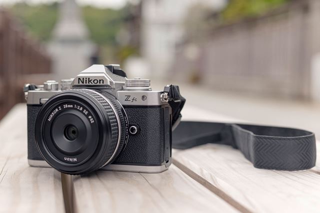 Nikon Z fc NIKKOR Z 28mmf/2.8 レンズキット Nikon Z fc 28mm f/2.8 キット】レビュー | じゃんぱら 店員に