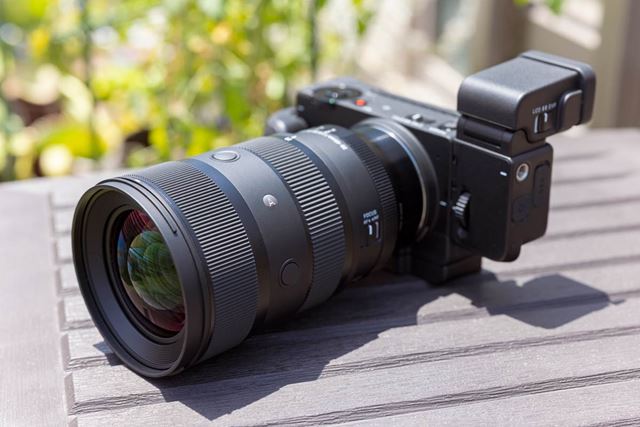 SIGMA シグマ　28-45mm F1.8 DG DN SONY ソニー 28-45mm F1.8 DG DN | Art / ソニー E マウント用: 交換レンズ