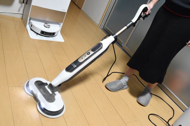 Shark S7001 Steam & Scrub Scrubbing and Sanitizing Steam Mop