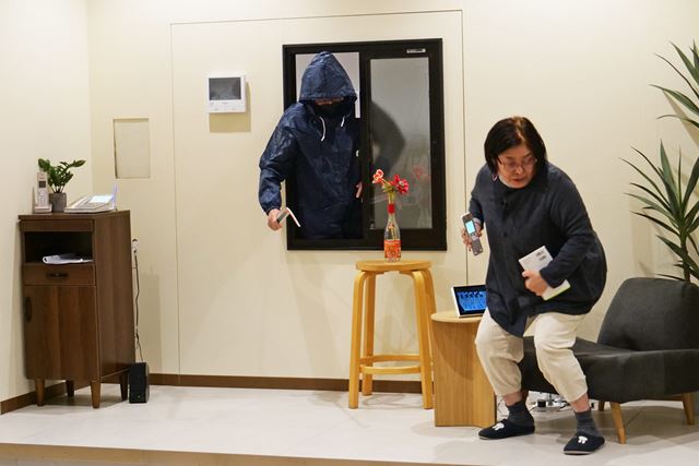 �Ńo�C�g�ƍ߂̑΍�ɂ��L���ȃp�i�\�j�b�N�̖h�ƉƓd�I���O�J������d�b�@�̍ŐV���f�����𗧂�