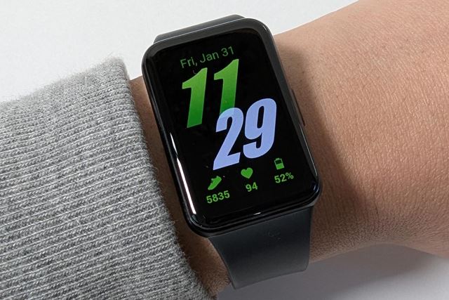 サムスン Galaxy Fit3 SM-R390NZAAXJP [ダークグレー] 価格比較