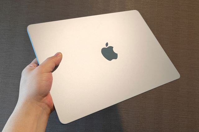 MacBook本体 Apple MacBook Air M4 16GB SSD256GB 2025 Amazon.com: Apple 2025 MacBook Air 13-inch Laptop with M4