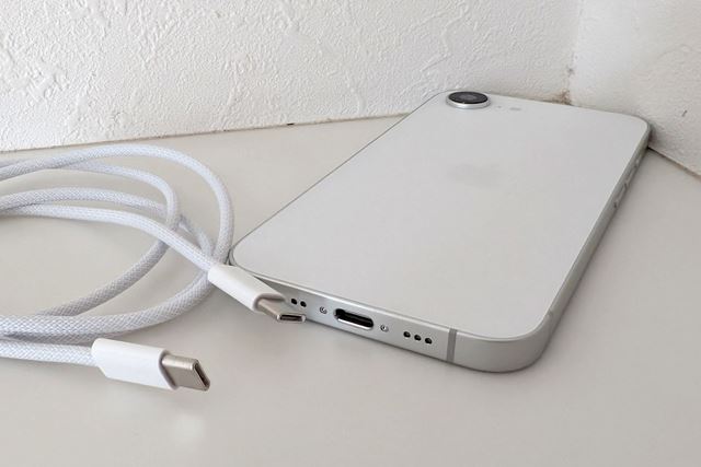 �uiPhone 16e�v�ɓK�����[�d��4�I�ƑI�ѕ�