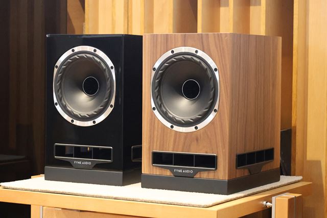 ほぼ新品 FYNE AUDIO F502 PGB ピアノグロスブラック ペア ヨドバシ.com - FYNE AUDIO ファインオーディオ トールボーイ