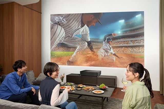 �ǂ���10cm��100�C���`�I �G�v�\���uEH-LS970�v�́g�e���r����h�̑�{����
