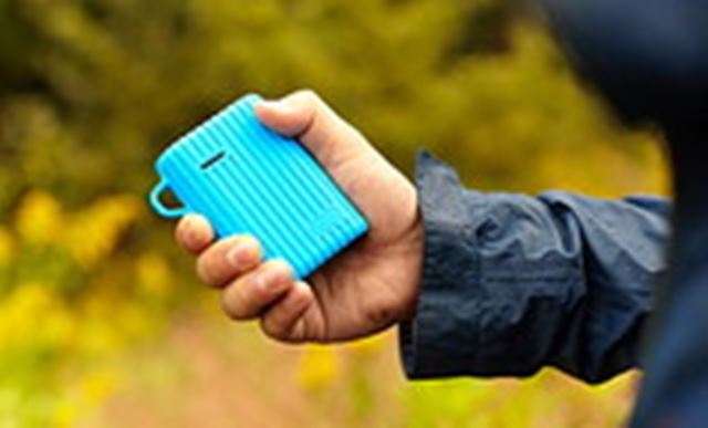 �Ă̗��s��L�����v�Ŋ��p�ł��郂�o�C���o�b�e���[��I��