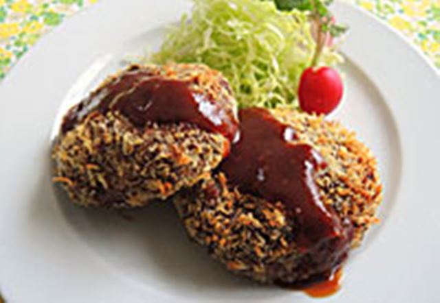 春タマネギの甘みたっぷり!「リクック熱風オーブン」で作る“揚げない”メンチカツ