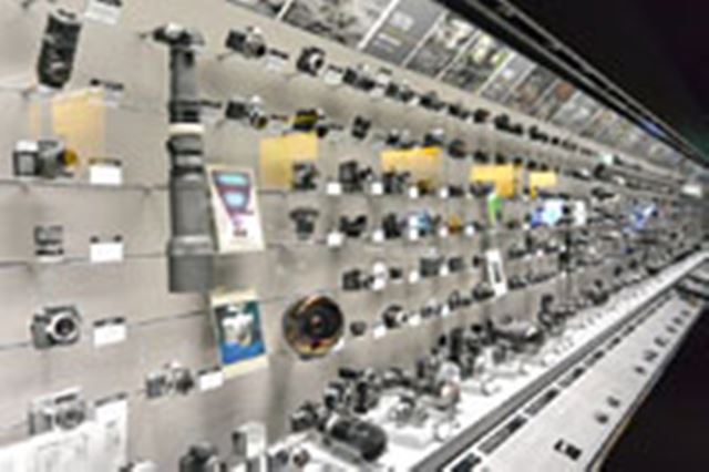 �������J�́u�j�R���~���[�W�A���v�I�[�v���������|�[�g�I ���450��̃J�����ƃj�R��100�N�̗��j�E�Z�p��W��