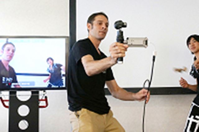 �h���[���̃J�����Ƌ�B�Z�p��]�p�I 3���d���X�^�r���C�U�[���ڃJ�����uOsmo�v�o��