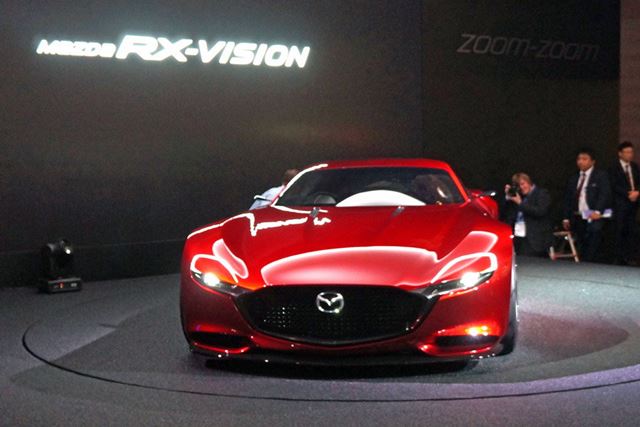 次世代の「RX-9」？　マツダのロータリースポーツコンセプト「Mazda RX-VISION」