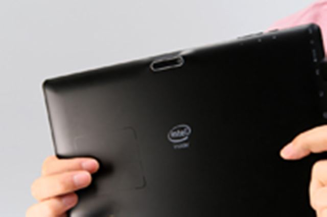 �ӊO�Ɏg���₷��!? �w�ʂɃ^�b�`�p�b�h�𓋍ڂ���Windows�^�u���b�g�uCLIDE W10A�v