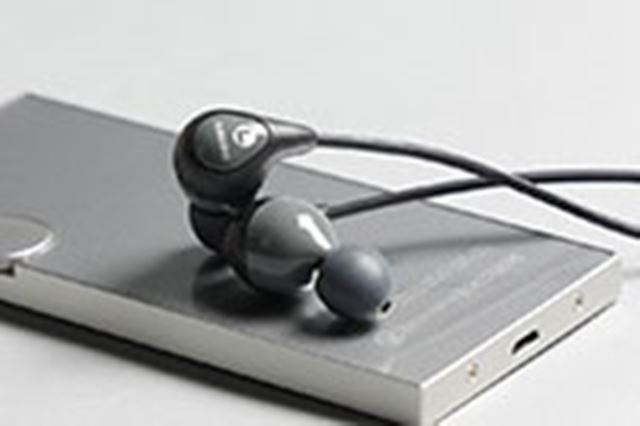 5000�~�ł�Shure�̉��ɂǂ��Ղ�Z���uSE112�v�𒮂��Ă݂��I