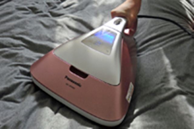 新品 Panasonic 布団掃除機 MC-DF500G-P ピンクシャンパン Amazon | パナソニック ふとんクリーナー 紙パック式 ハウス