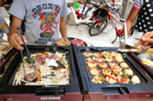 ���x���ʁX�I 2��ނ̗����𓯎��ɍ���u���ʃz�b�g�v���[�g�v�͐l���Ăт����Ȃ�Ɠd