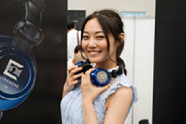 AKG N40 がんばるおとさん N40 | High-resolution in-ear headphones with customizable sound.