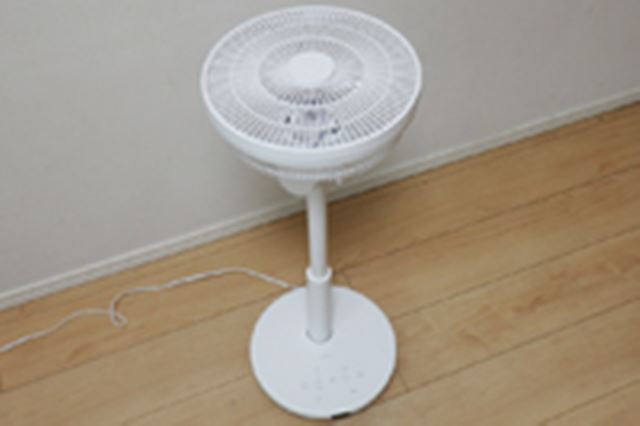 真下に送風できるsirocaの扇風機はコスパもよくて快適さもバツグン!