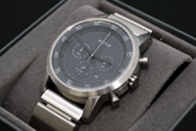 ���肻���łȂ������I �A�i���O���v�Ƀf�W�^���@�\��Z�������\�j�[�uwena wrist�v���g���Ă݂�