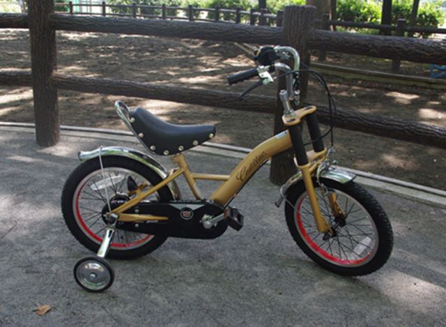 【引取限定】キャデラック　Cadillac　ゴールド 幼児用自転車　16インチ キャデラック 16型 自転車 ヘルメット付