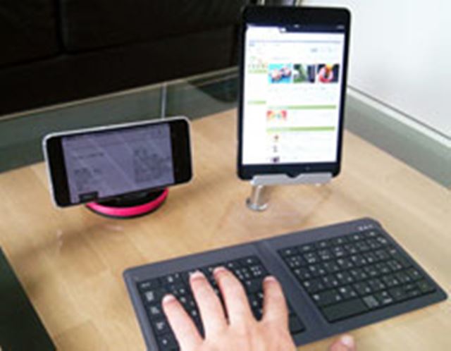 もはやパソコン不要? スマホに繋げるポータブルキーボード
