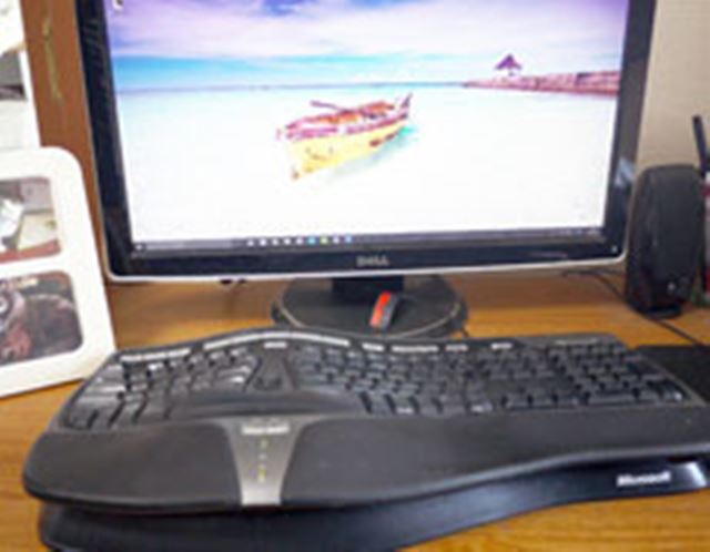 手首の疲れが全然違う! 人間工学に基づいたキーボード