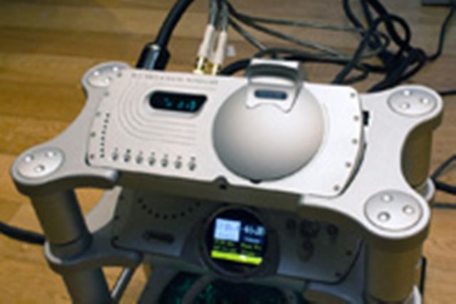 今だから極上のCD再生を! 英CHORDの最上級CDトラポ「Blu MkII」登場